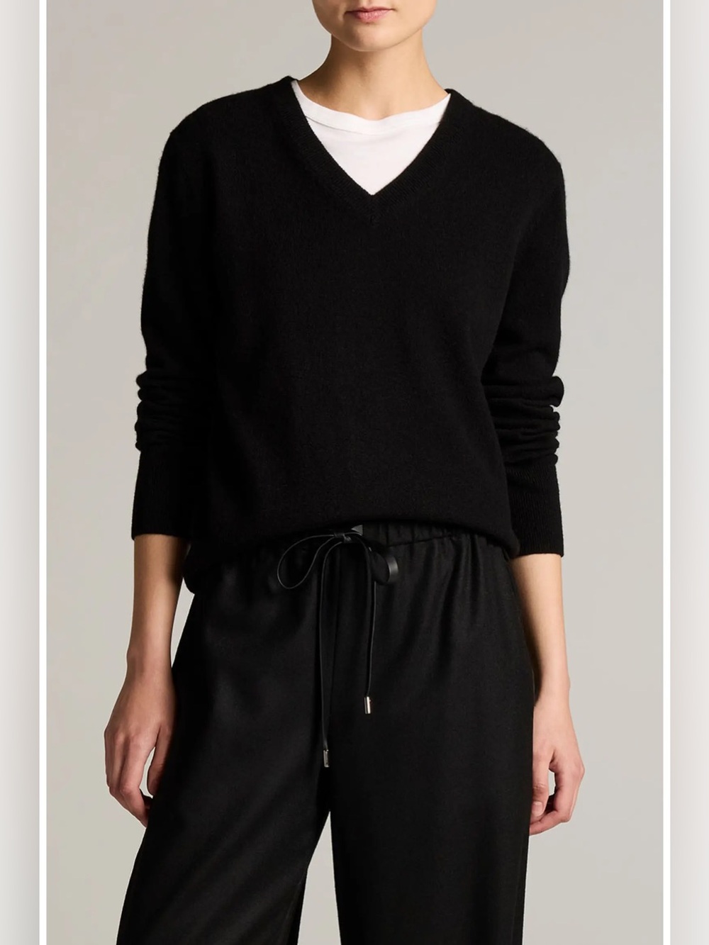 Vince V-Neck Cashmere Sweater, Black, size Large